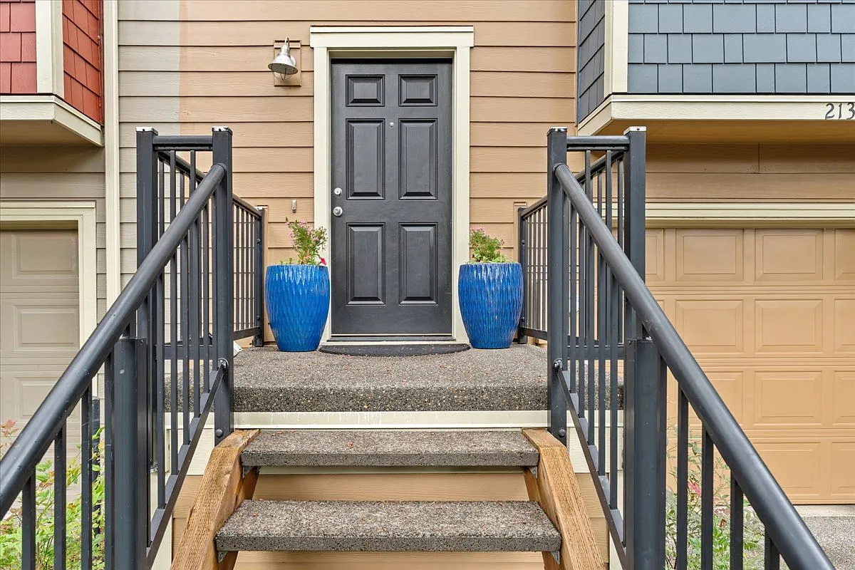2 bed, 1525 sqft, $2,200 — Photo 2