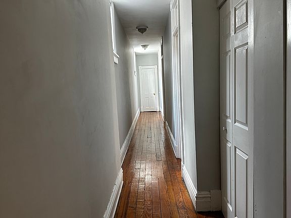 4th image of 4-2710 E Broad St