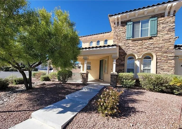 971 Armandito Dr — Photo 4