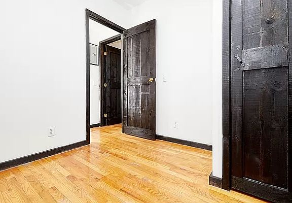 5th image of 520 E 14th St APT 30