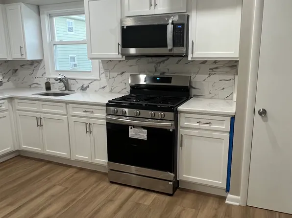 130 Meadow Rd, Rutherford, NJ 07070