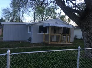 570 Wilson Ave, Wood River, IL 62095