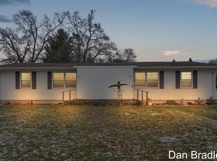 610 E High St, Greenville, MI 48838