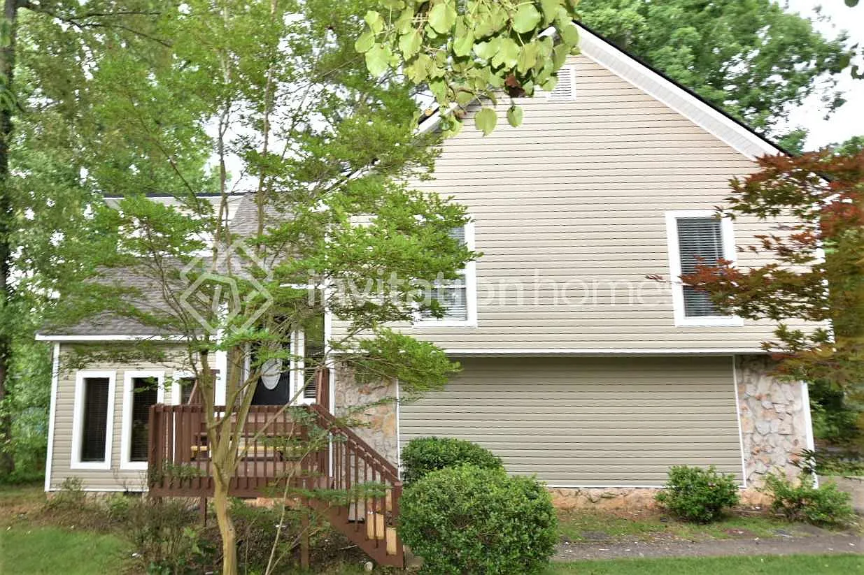 2304 Horseshoe Bend Rd SW Marietta, GA 30064 — Photo 1