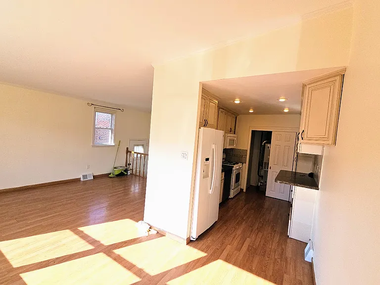 1829 Beyer Ave #2 — Photo 3