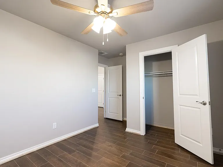 Front guest bedroom.