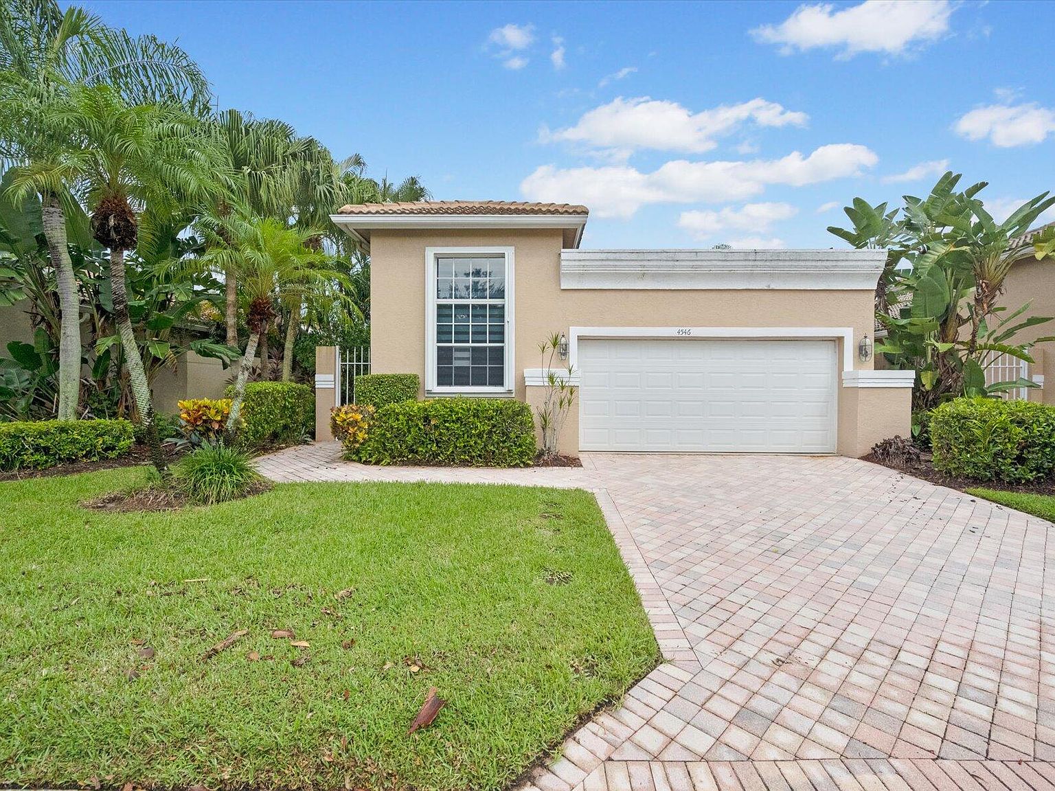 4546 Carlton Golf Dr