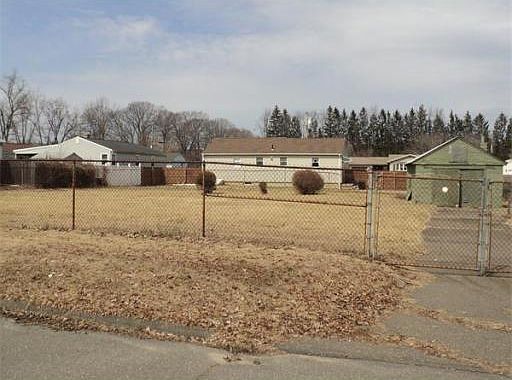 2nd image of 148 Joy St