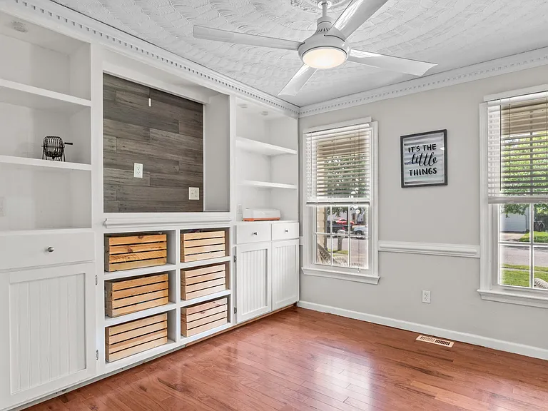 435 Currituck Dr — Photo 2