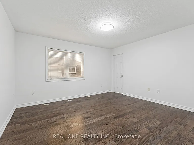30 Henneberry Ln — Photo 21