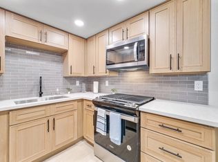 21782 Brookhurst St APT 10, Huntington Beach, CA 92646