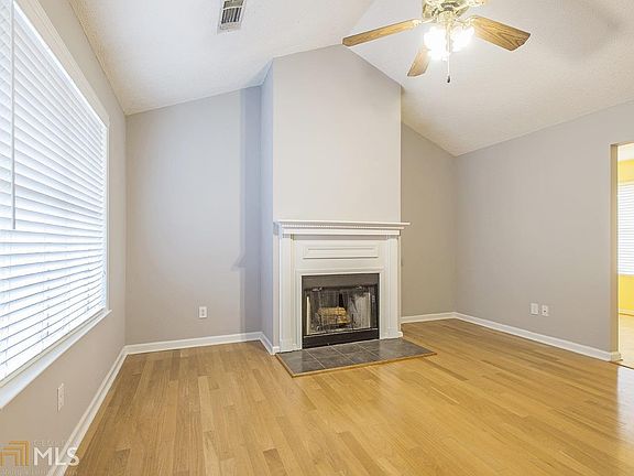 3rd image of 181 Pebble Creek Dr #22