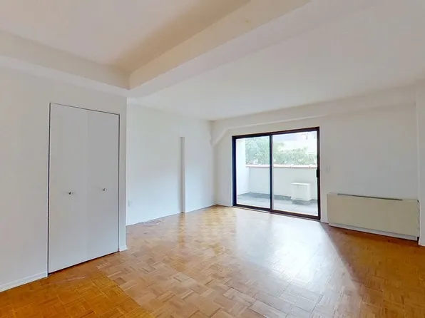 360 West 34th Street TH8 image 2 of 6