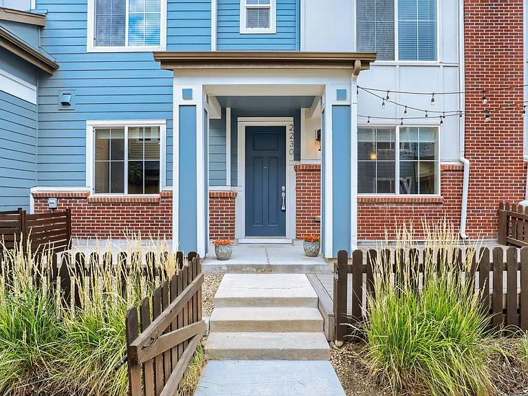 2230 Tamarac St — Photo 2