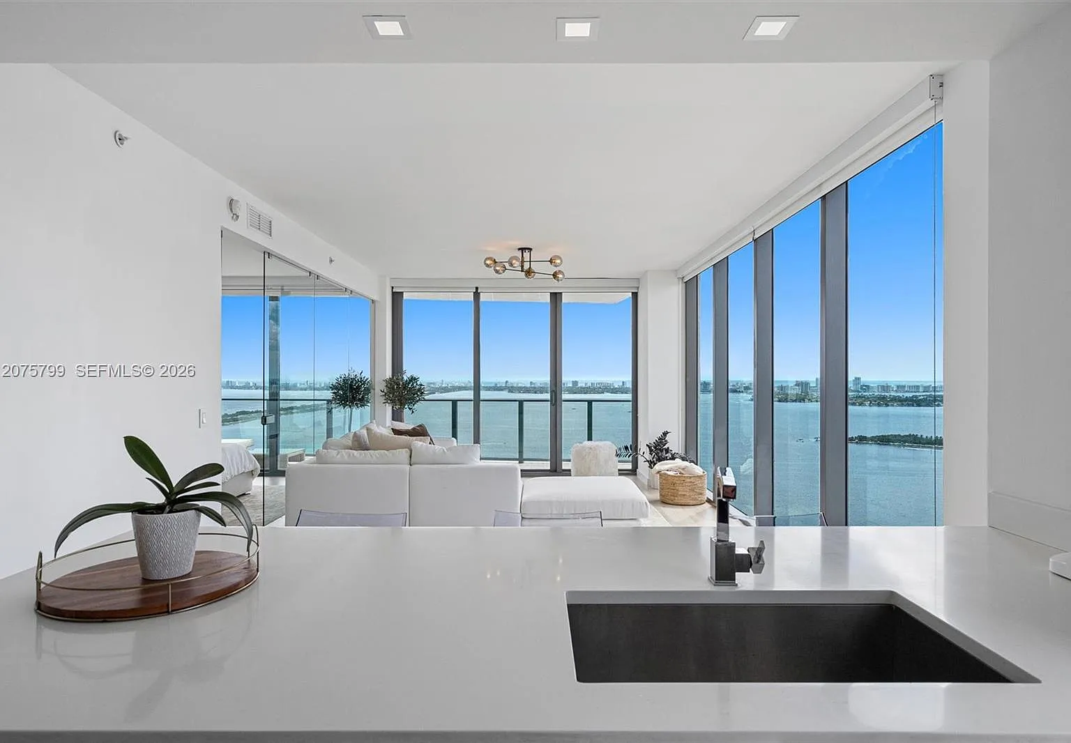 Icon Bay Condo — Photo 2