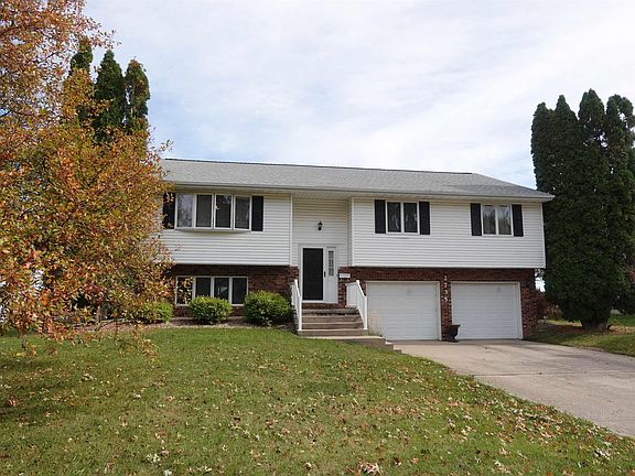 3rd image of 2735 Montague Dr