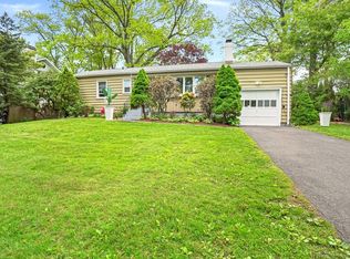 20 Old Wagon Rd, Old Greenwich, CT 06870