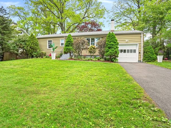 20 Old Wagon Rd, Old Greenwich, CT 06870