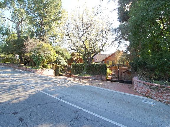 4th image of 14930 Mar Vista St
