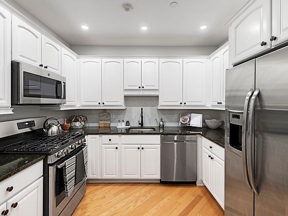 4th image of 257 Central Ave APT 3H