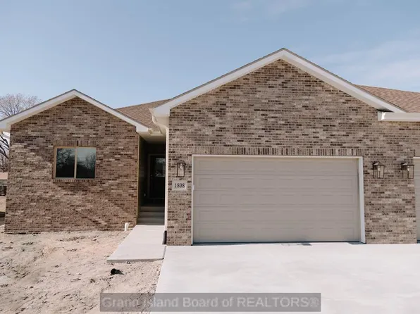 1808 Del Mar Cir, Grand Island, NE 68803
