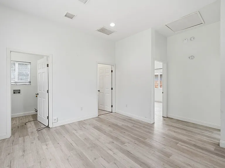 14156 Erin Rd — Photo 3