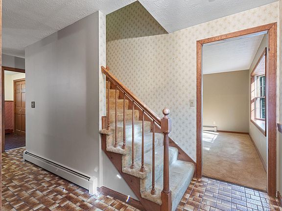 4th image of 26 Hemlock Road