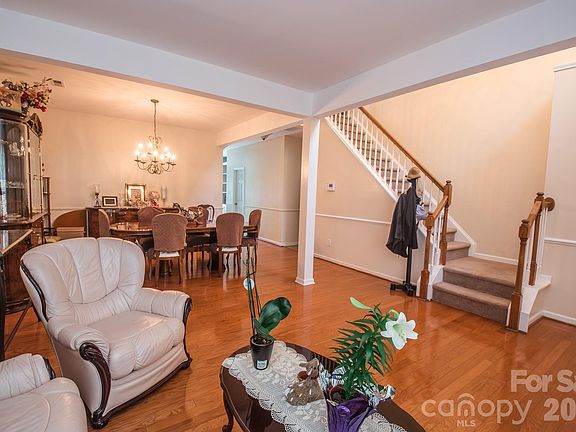 3rd image of 3615 Darlington Rd #30