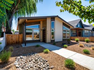 914 NW 19th St, Redmond, OR 97756