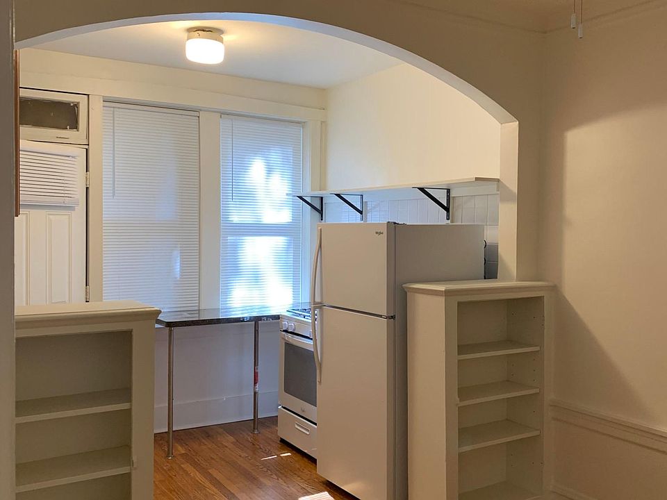 1st image of 2055 N Sawyer Ave APT 2