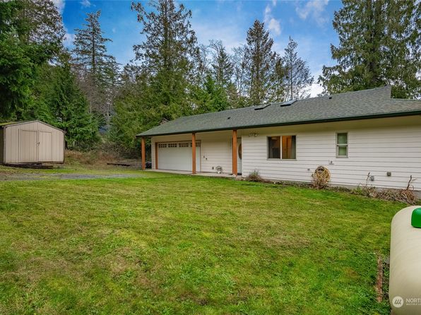 2940 Cedar Avenue, Lummi Island, WA 98262