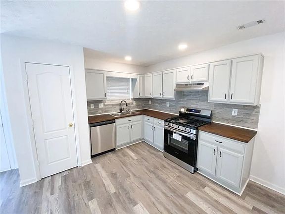 5th image of 3025 Fields Dr