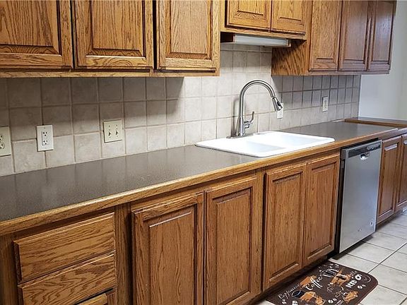 5th image of 937 Miramar Pl