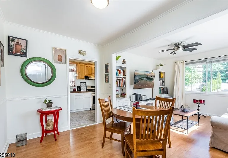 33 Linden Ave — Photo 7
