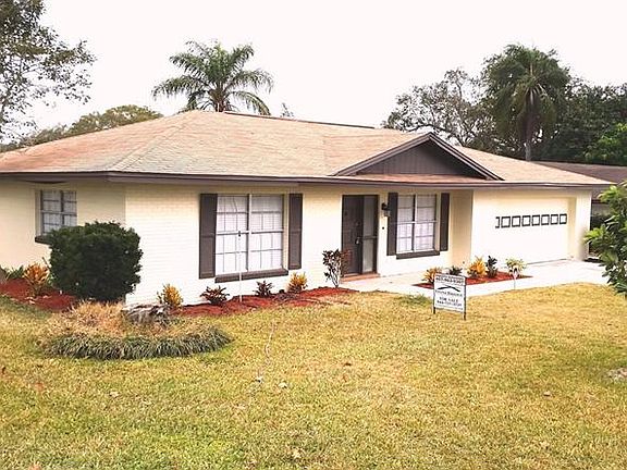 3rd image of 4627 Crestview Ln