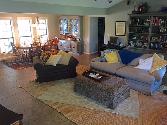 4th image of 1505 Lakeview Dr