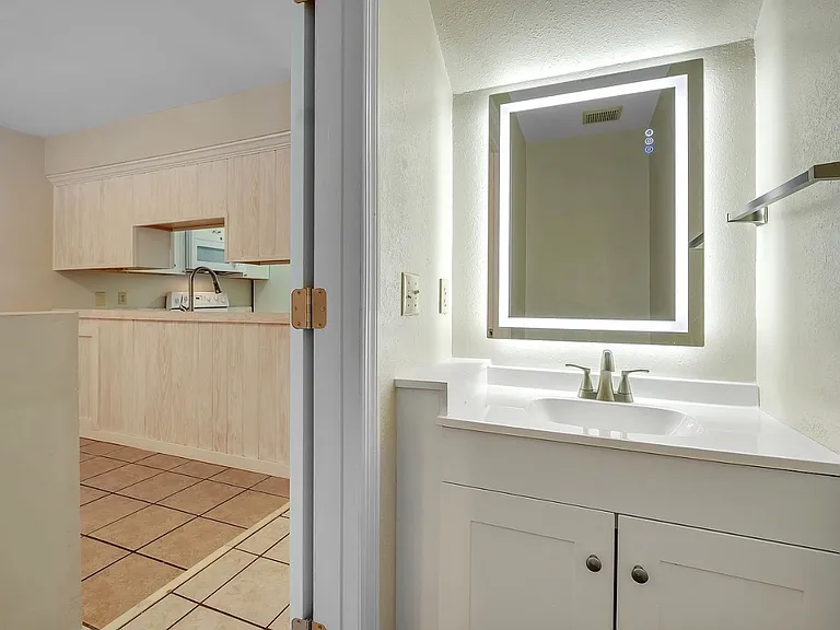 Wren Hollow Dr — Photo 16