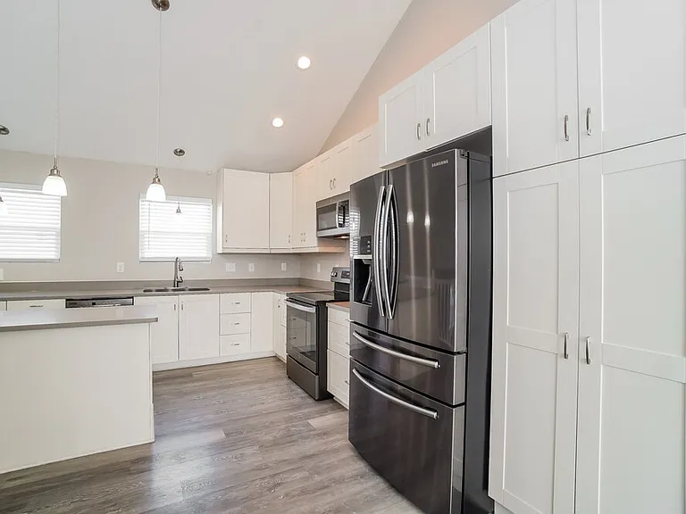 255 Whitewater Ct — Photo 9