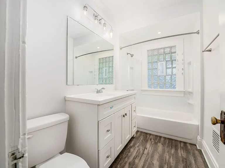 1466 Summit St #MAIN — Photo 21