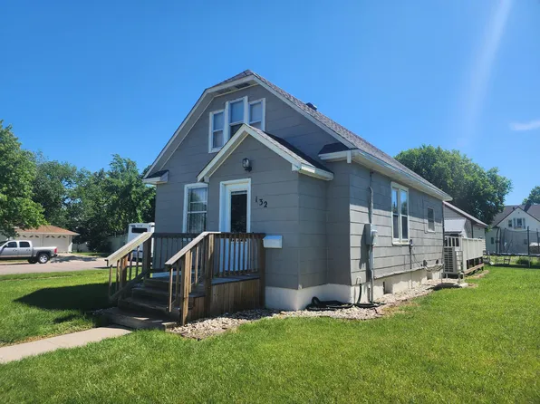 132 E 2nd Ave, Miller, SD 57362