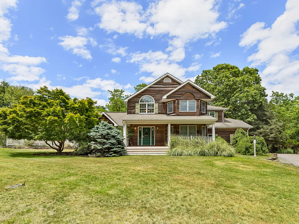 21 Eastway Dr