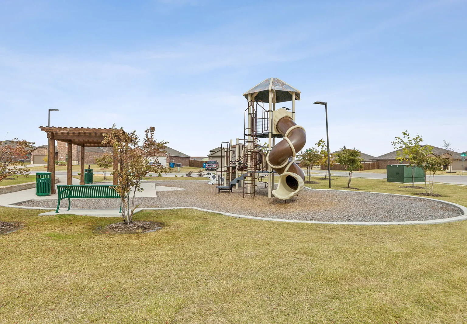 3 bed, 2.0 bath, 1310 sqft, $1,800 — Photo 4