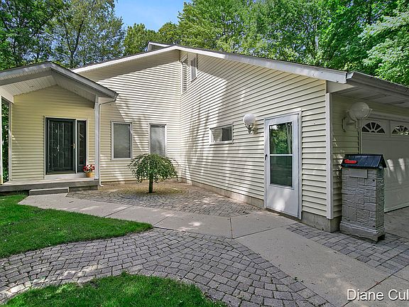 2nd image of 8077 Therese Ct SE