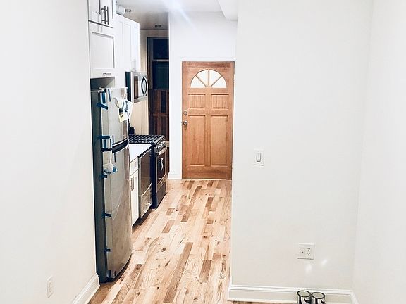 3rd image of 366 Halsey St #2