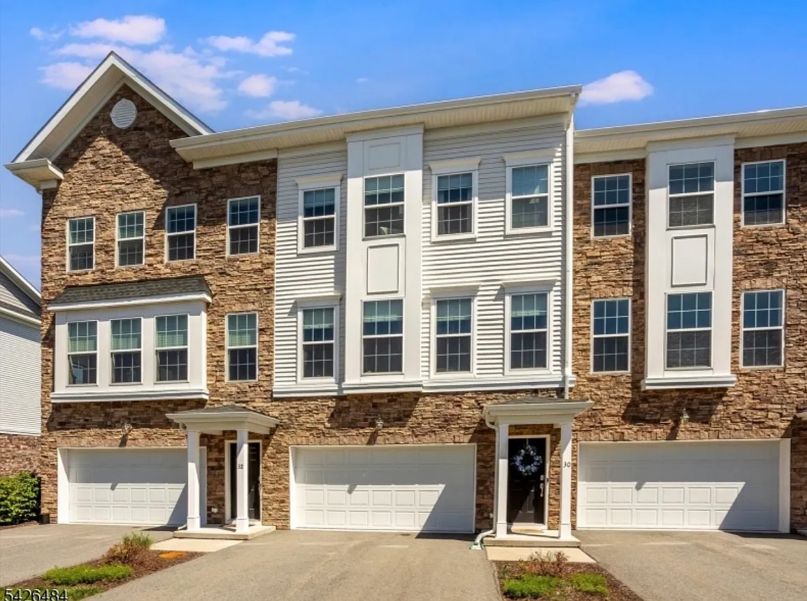 3 bed, $5,000 — Photo 1