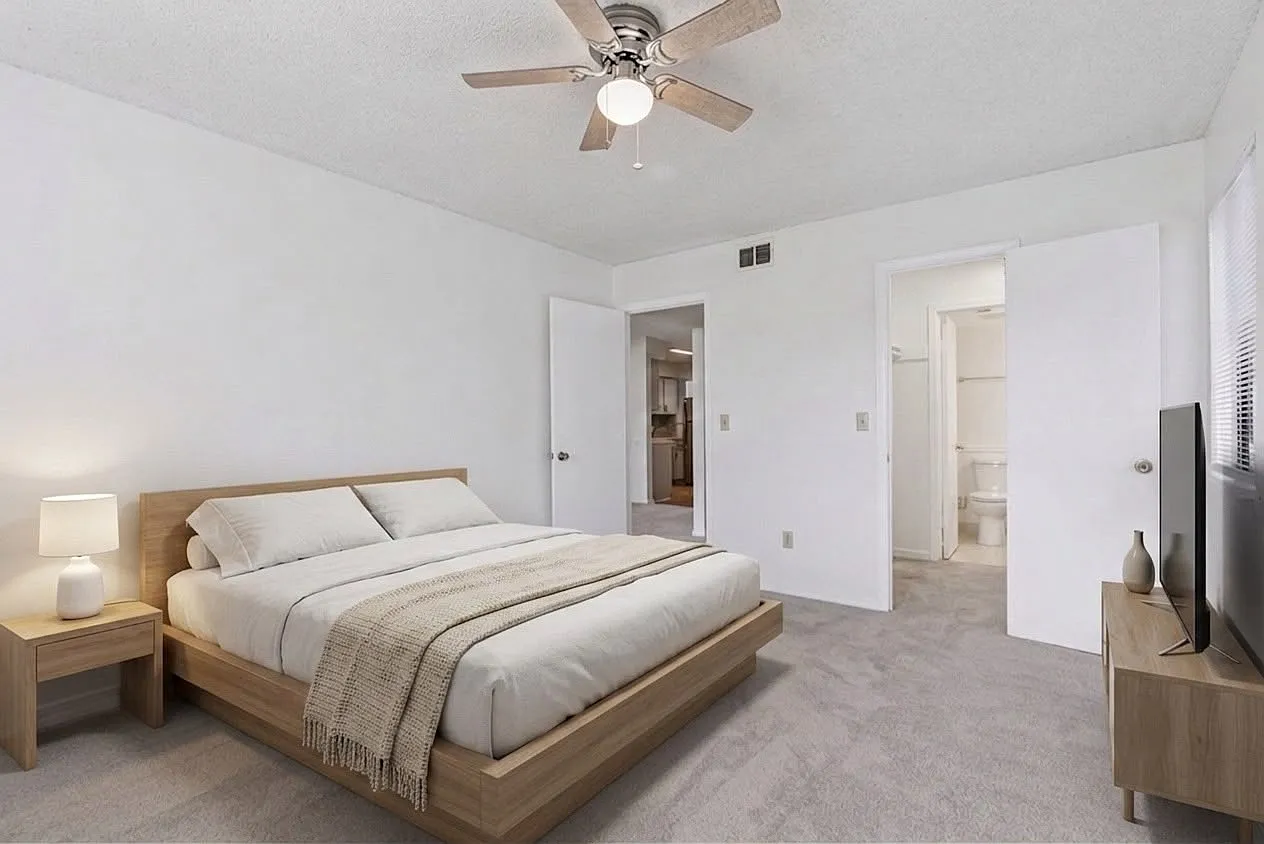 2 bed, 1050 sqft, $1,350 — Photo 2