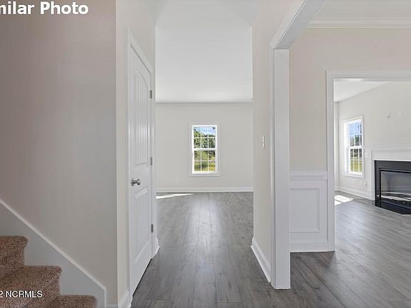 4th image of 531 White Shoal Way