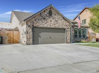 7517 Torrent Way, Bakersfield, CA 93313