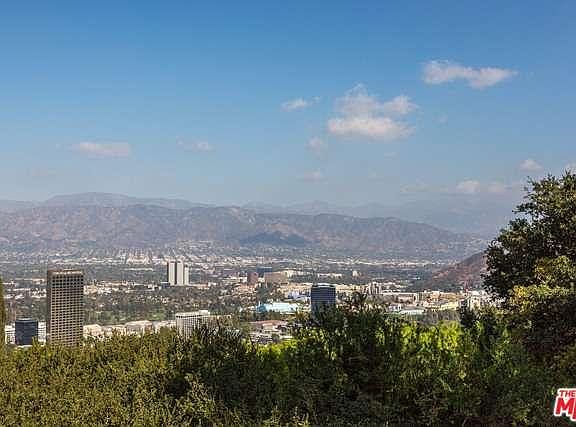 5th image of 7816 Mulholland Dr