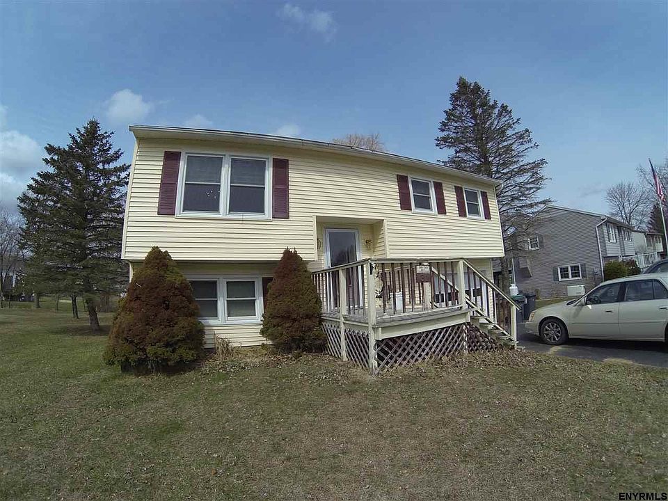 1st image of 31 Dorchester Dr